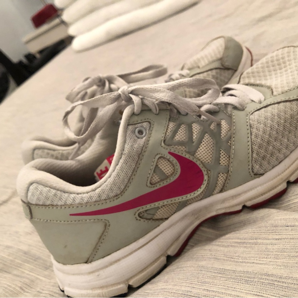 NIKE SHOES
